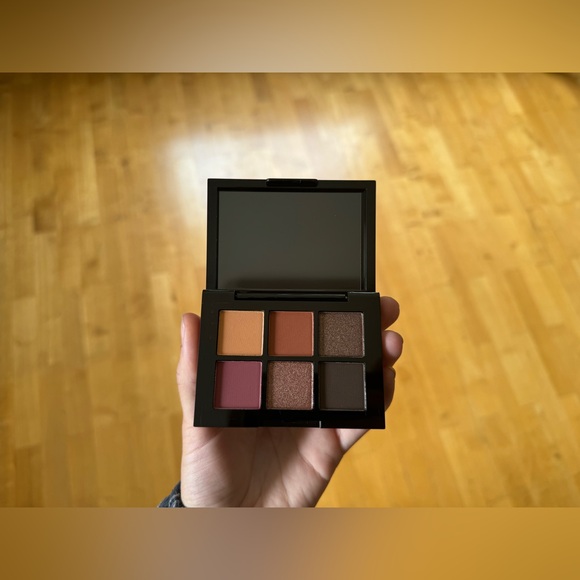 BEAUTY VAULTE | Eyeshadow Palette - Picture 4 of 5